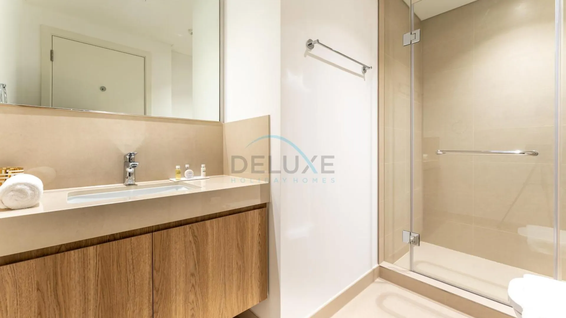 2Br Apartment Walking Distance To Dubai Mall, Downtown Views Ii, Downtown By Deluxe Holiday Homes